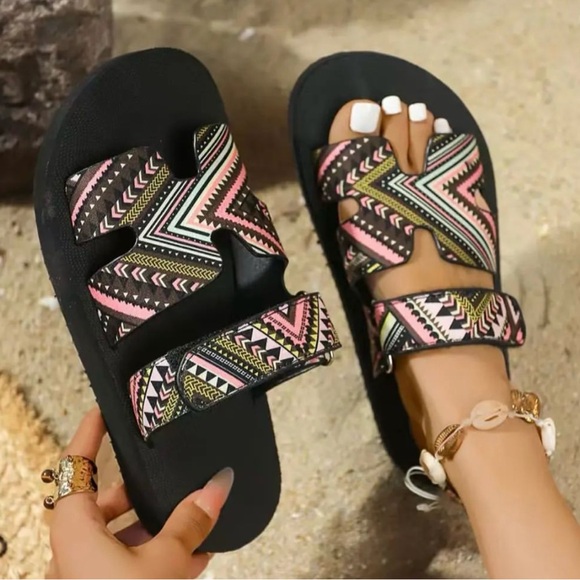 Colorful sandals - Picture 2 of 2